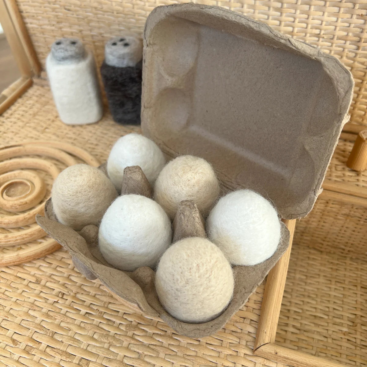 Felt Farm Fresh eggs - Carton of 6